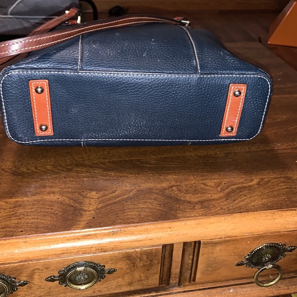 Dooney & Bourke Market Tote in Navy - Picture 6 of 10